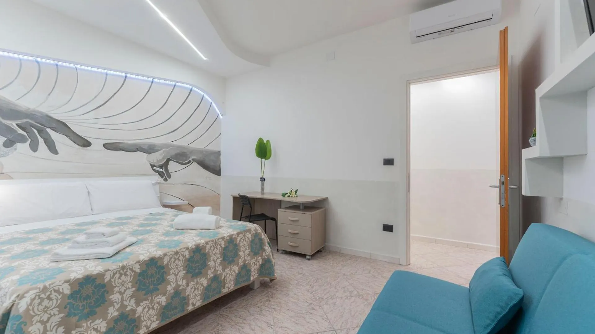 Fioravanti Apartments - San Luca Suite & Genesis House, A Pochi Passi Dalla Stazione, Vicino Al Cuore Di Bologna 0*,  Italy