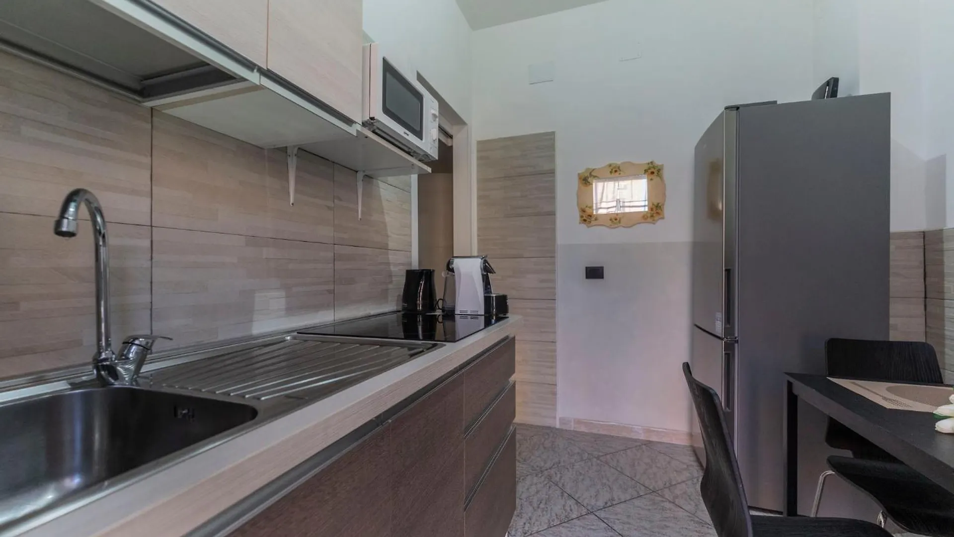Fioravanti Apartments - San Luca Suite & Genesis House, A Pochi Passi Dalla Stazione, Vicino Al Cuore Di Bologna Aparthotel