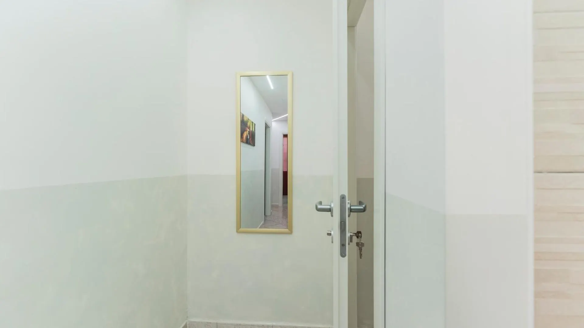 Aparthotel Fioravanti Apartments - San Luca Suite & Genesis House, A Pochi Passi Dalla Stazione, Vicino Al Cuore Di Bologna Italy