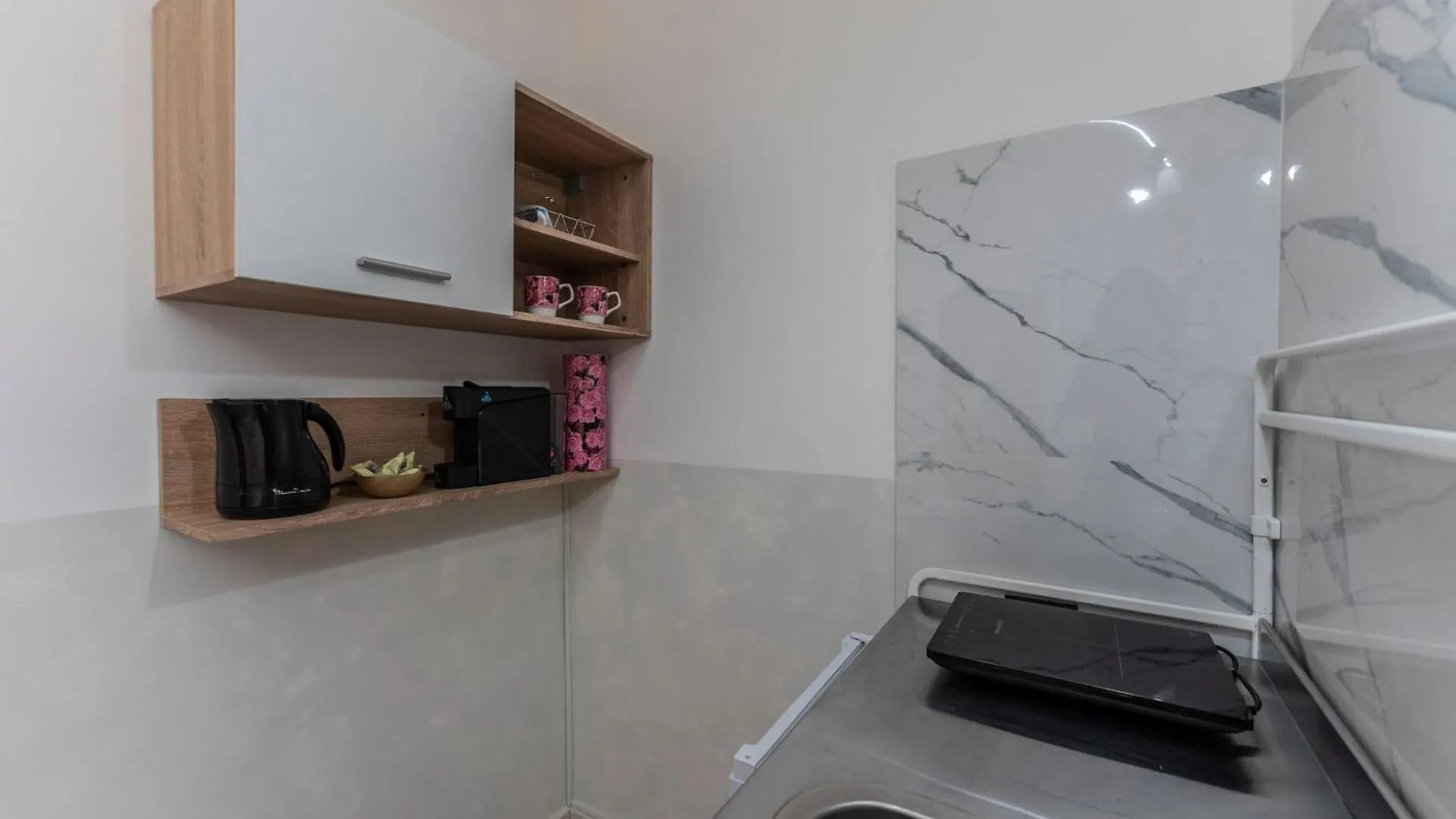 Fioravanti Apartments - San Luca Suite & Genesis House, A Pochi Passi Dalla Stazione, Vicino Al Cuore Di Bologna 0*,