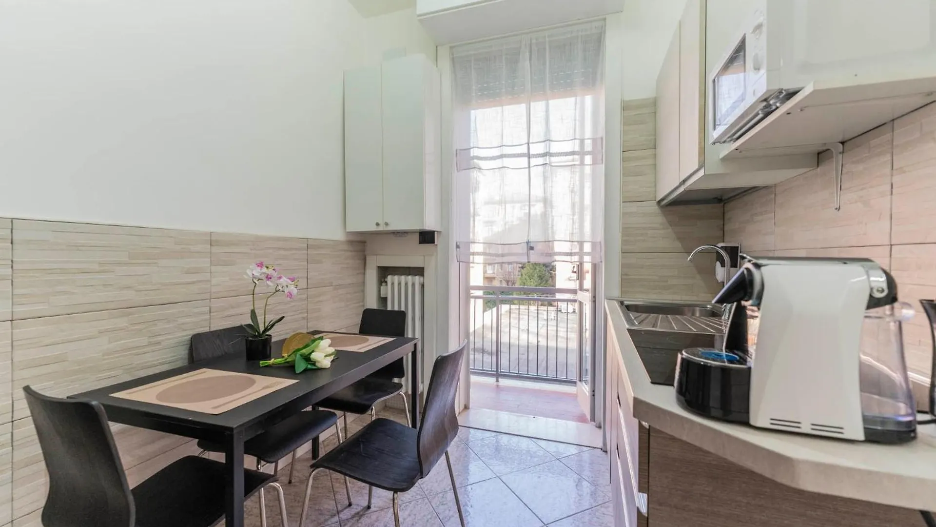 Fioravanti Apartments - San Luca Suite & Genesis House, A Pochi Passi Dalla Stazione, Vicino Al Cuore Di Bologna