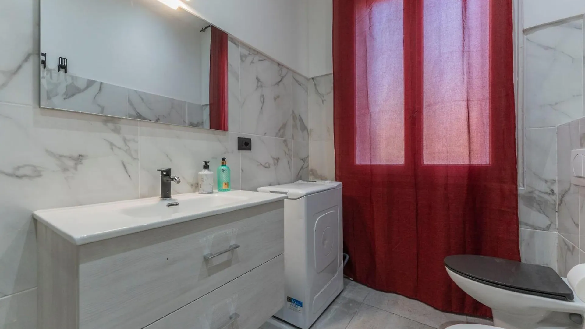 Fioravanti Apartments - San Luca Suite & Genesis House, A Pochi Passi Dalla Stazione, Vicino Al Cuore Di Bologna Aparthotel