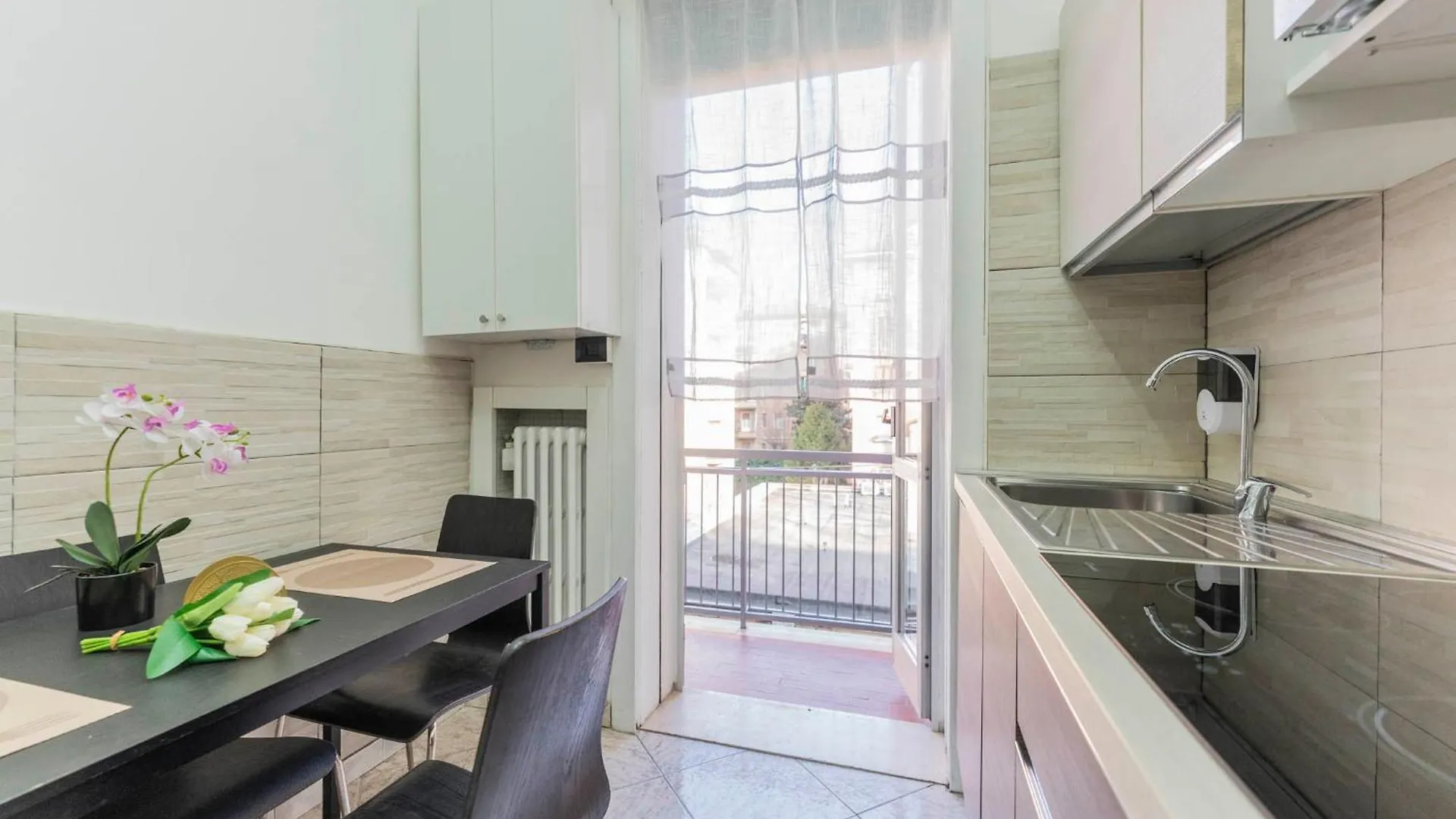 Fioravanti Apartments - San Luca Suite & Genesis House, A Pochi Passi Dalla Stazione, Vicino Al Cuore Di Bologna