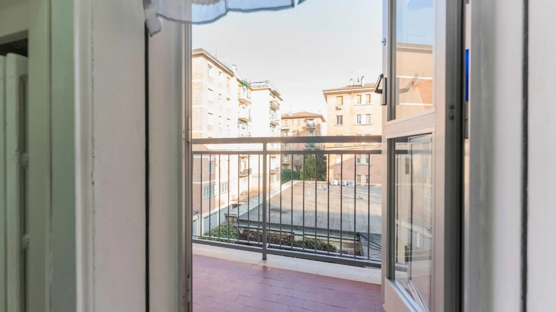 Aparthotel Fioravanti Apartments - San Luca Suite & Genesis House, A Pochi Passi Dalla Stazione, Vicino Al Cuore Di Bologna