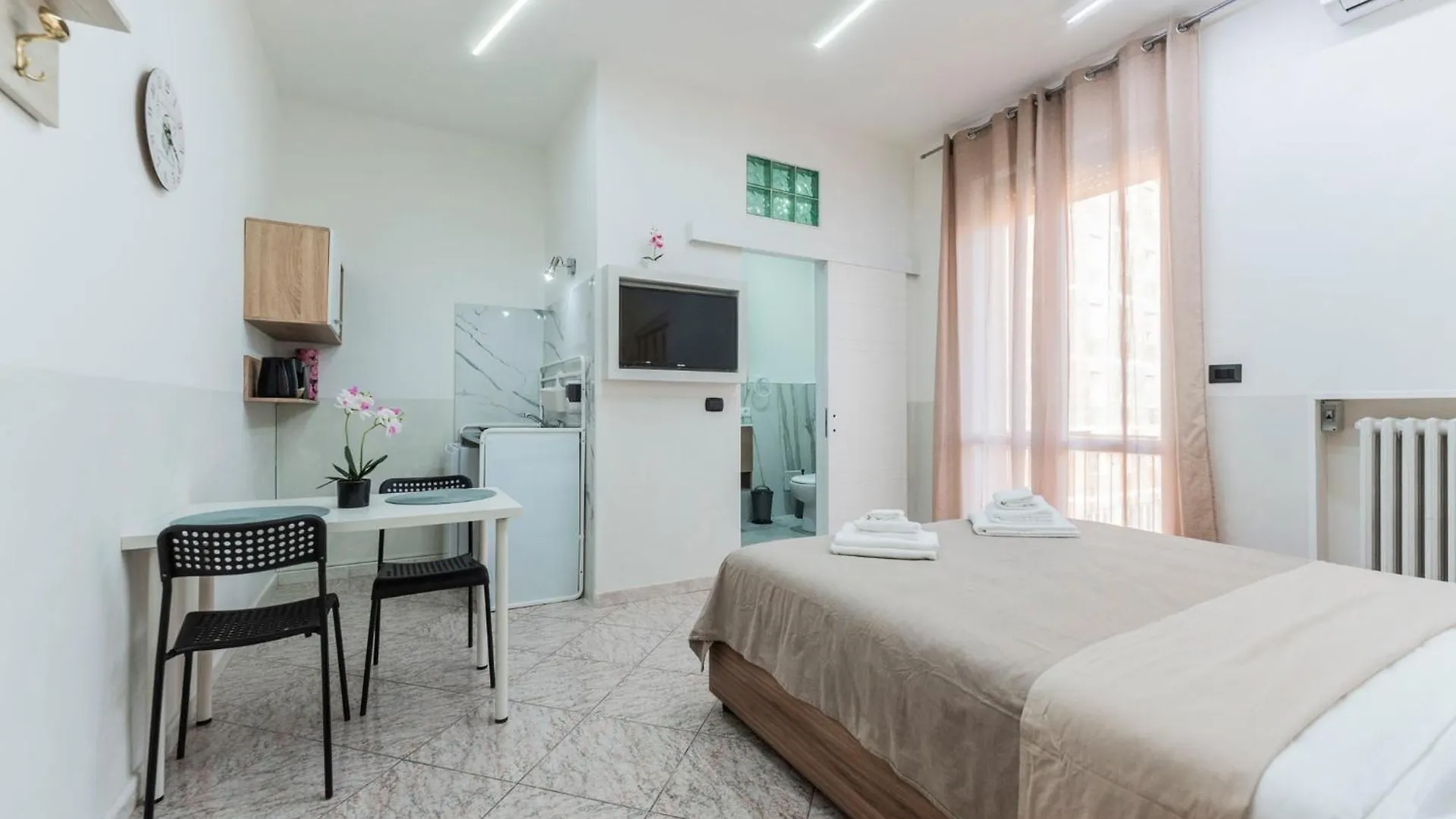 Fioravanti Apartments - San Luca Suite & Genesis House, A Pochi Passi Dalla Stazione, Vicino Al Cuore Di Bologna 0*,