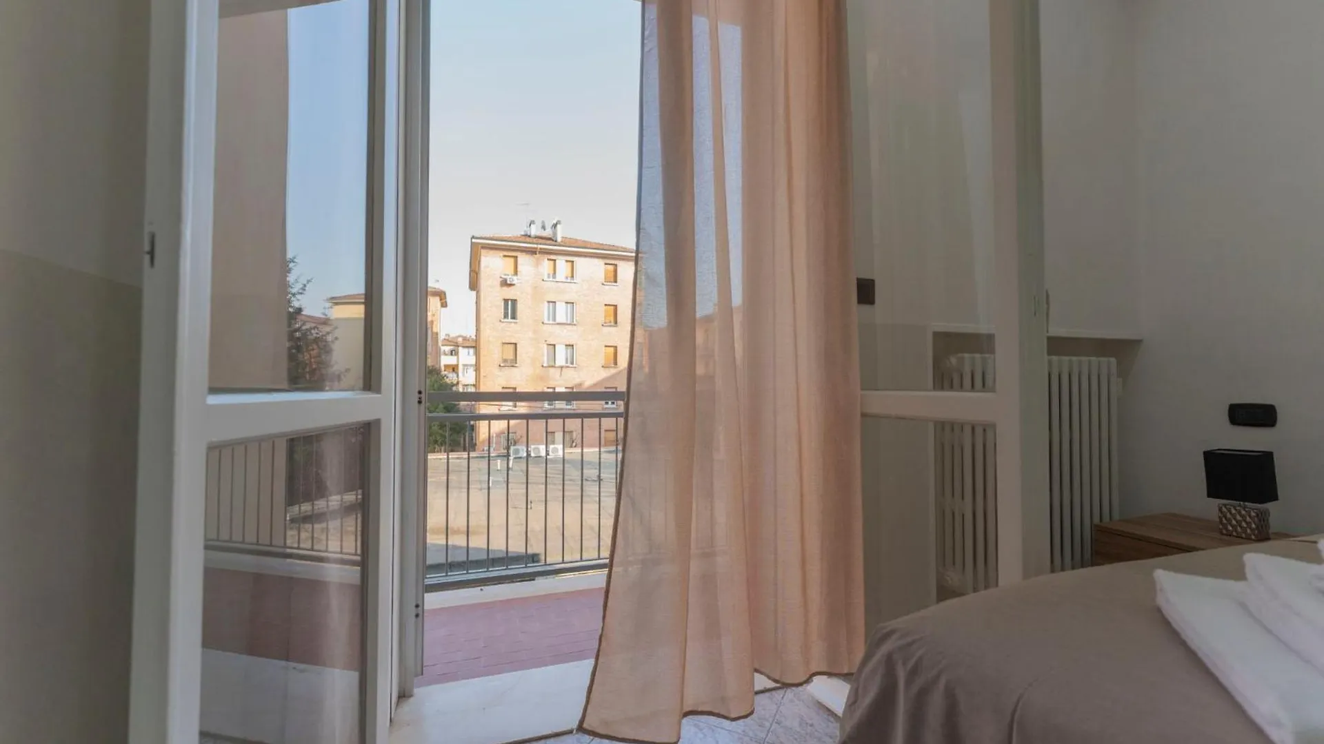 Fioravanti Apartments - San Luca Suite & Genesis House, A Pochi Passi Dalla Stazione, Vicino Al Cuore Di Bologna