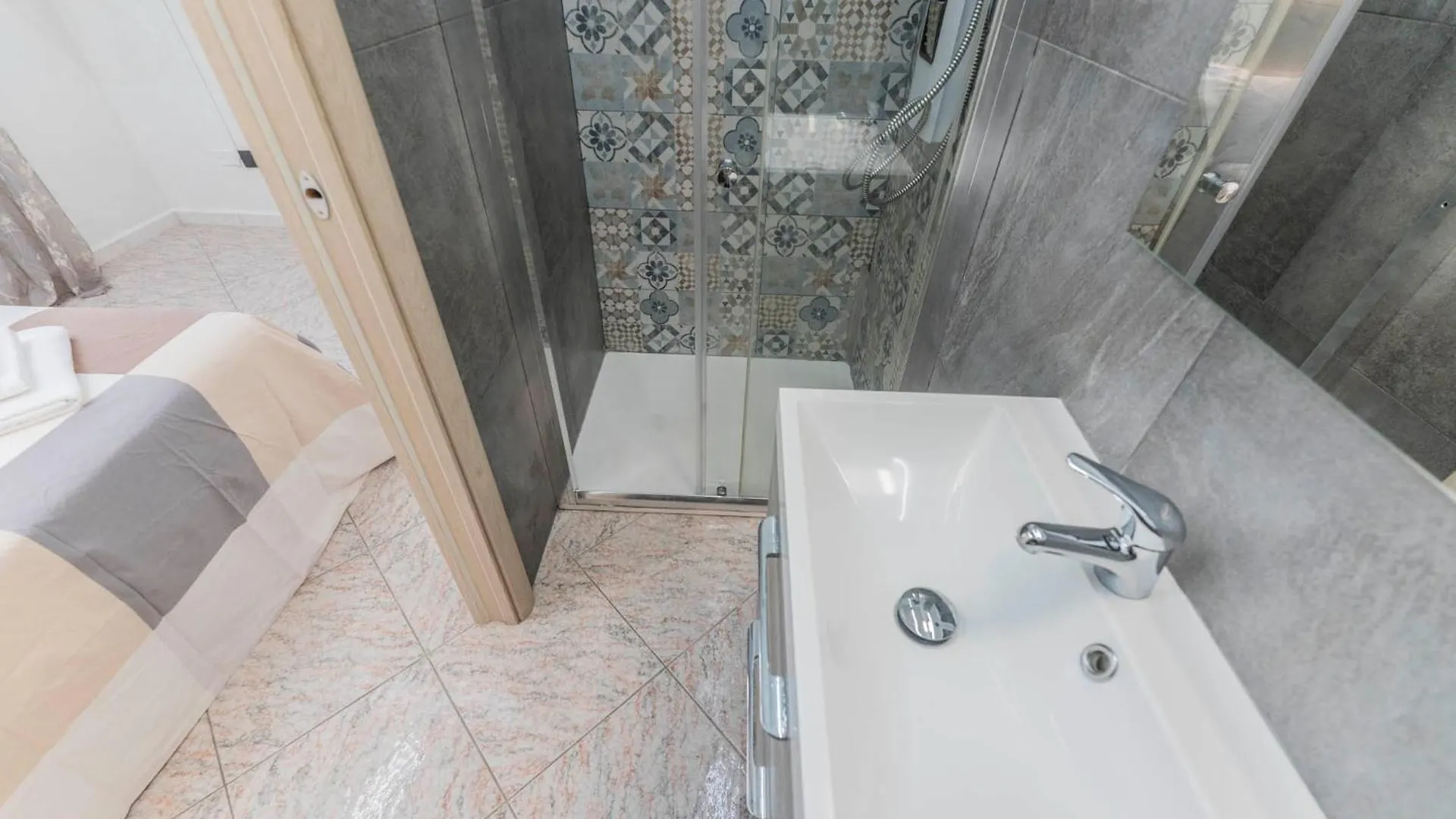 Fioravanti Apartments - San Luca Suite & Genesis House, A Pochi Passi Dalla Stazione, Vicino Al Cuore Di Bologna