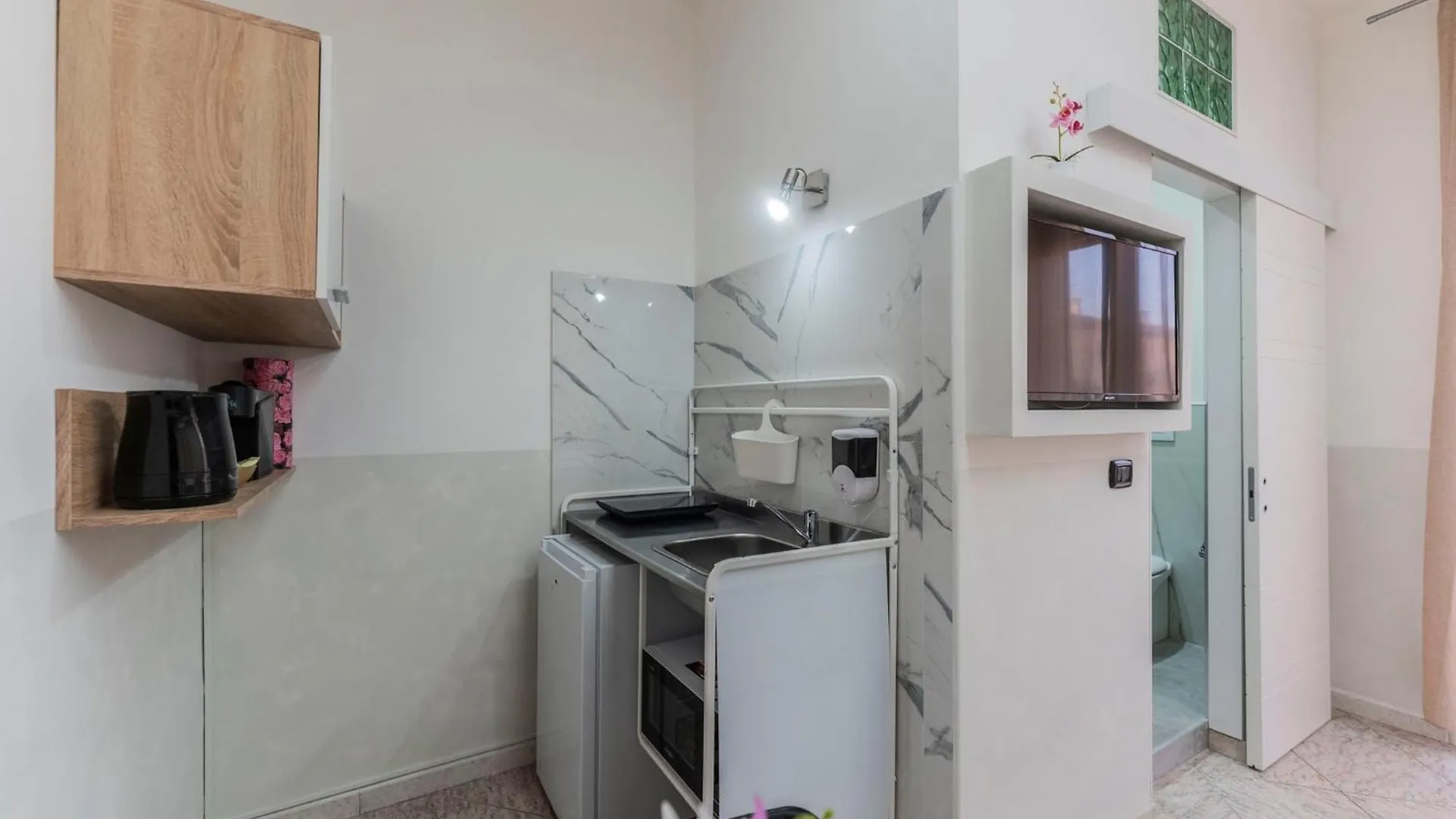 Fioravanti Apartments - San Luca Suite & Genesis House, A Pochi Passi Dalla Stazione, Vicino Al Cuore Di Bologna