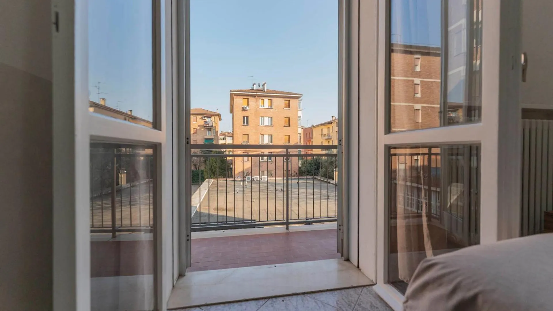 Aparthotel Fioravanti Apartments - San Luca Suite & Genesis House, A Pochi Passi Dalla Stazione, Vicino Al Cuore Di Bologna