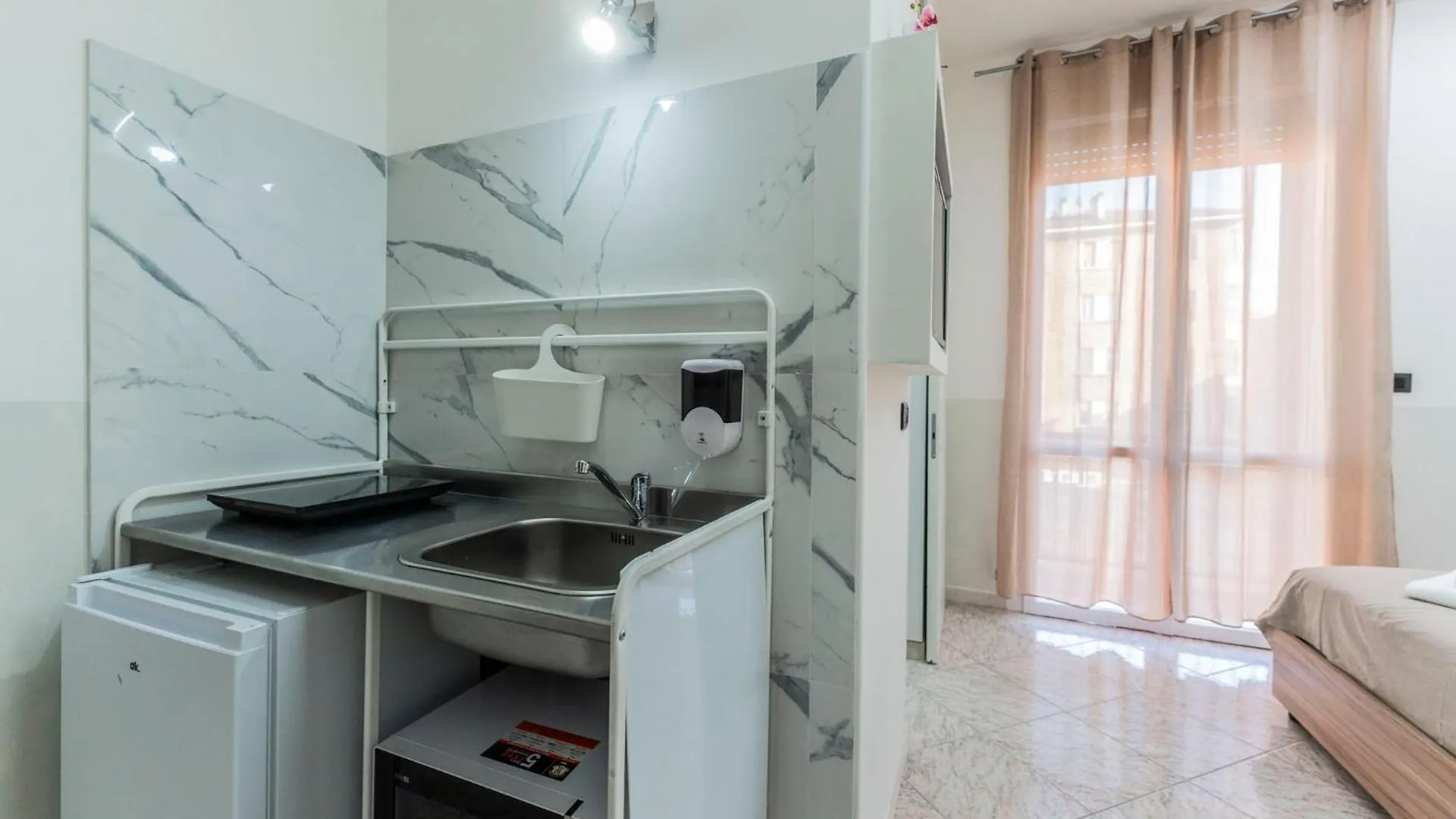 Fioravanti Apartments - San Luca Suite & Genesis House, A Pochi Passi Dalla Stazione, Vicino Al Cuore Di Bologna