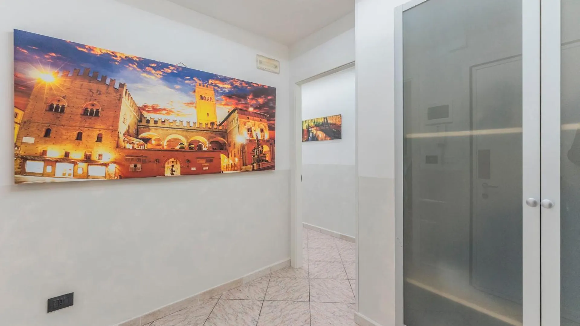 Fioravanti Apartments - San Luca Suite & Genesis House, A Pochi Passi Dalla Stazione, Vicino Al Cuore Di Bologna 0*,