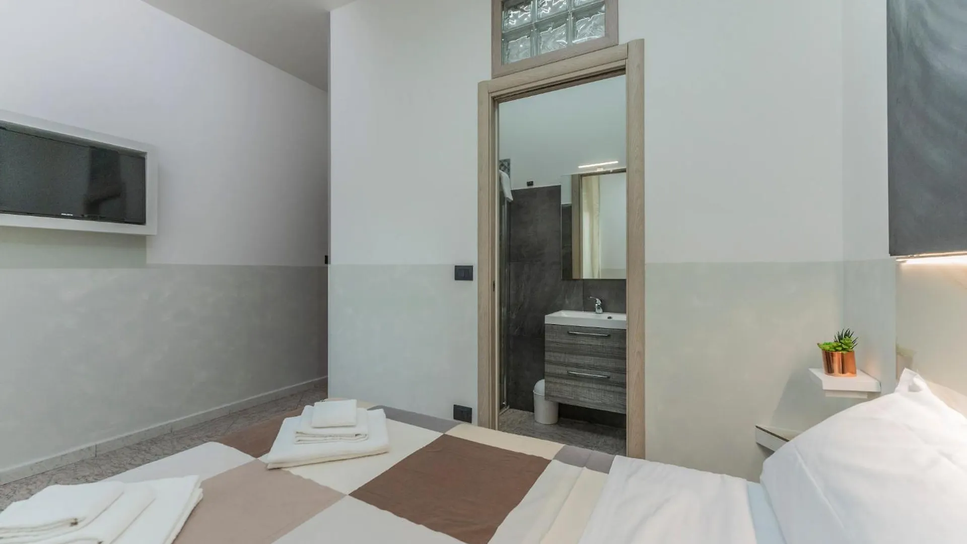 Aparthotel Fioravanti Apartments - San Luca Suite & Genesis House, A Pochi Passi Dalla Stazione, Vicino Al Cuore Di Boloňa Itálie